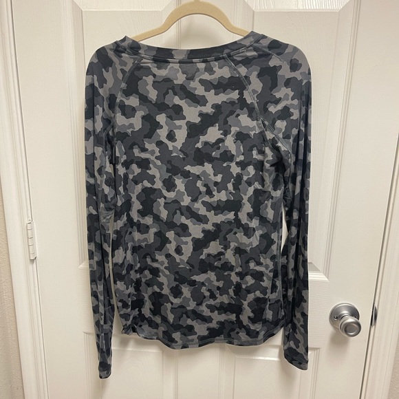 Free Fly Apparel Black and Grey Camo Longsleeve Top - Picture 9 of 9